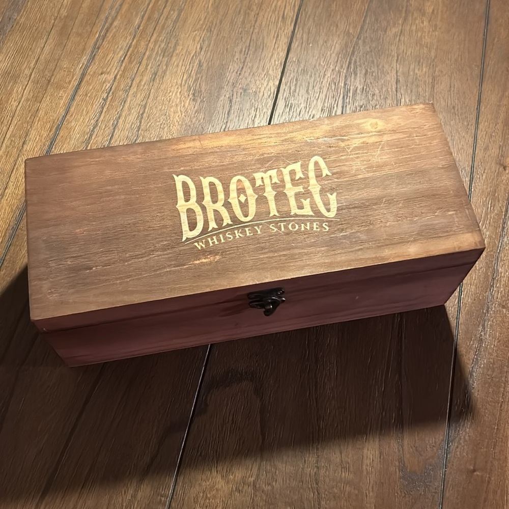 Brotec Whiskey Stones & Glasses Set in Wooden Box - Picture 9 of 9